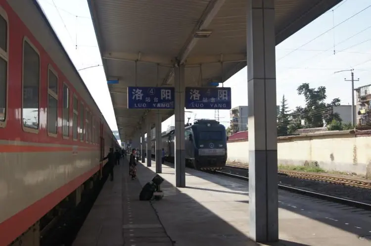 成都到洛阳：货运公司电话,专线哪家好,要几天