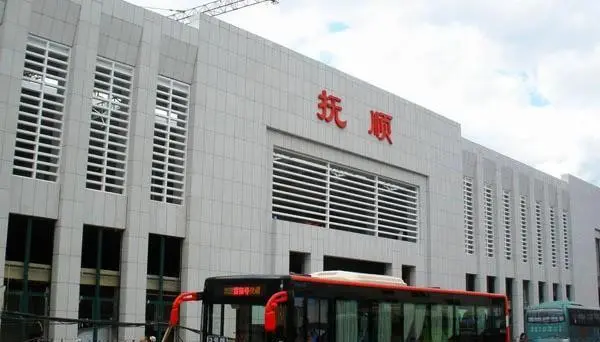 自贡到抚顺物流公司-全面仓储，全方位支持自贡至抚顺专线