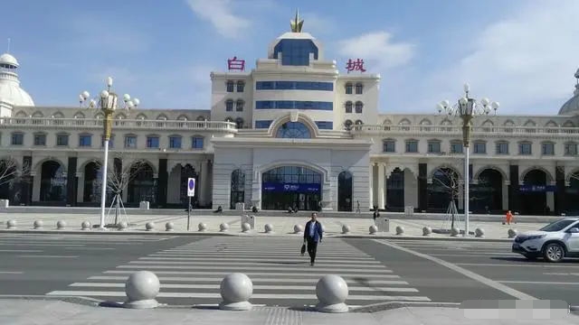自贡到白城物流公司-全面仓储，全方位支持自贡至白城专线
